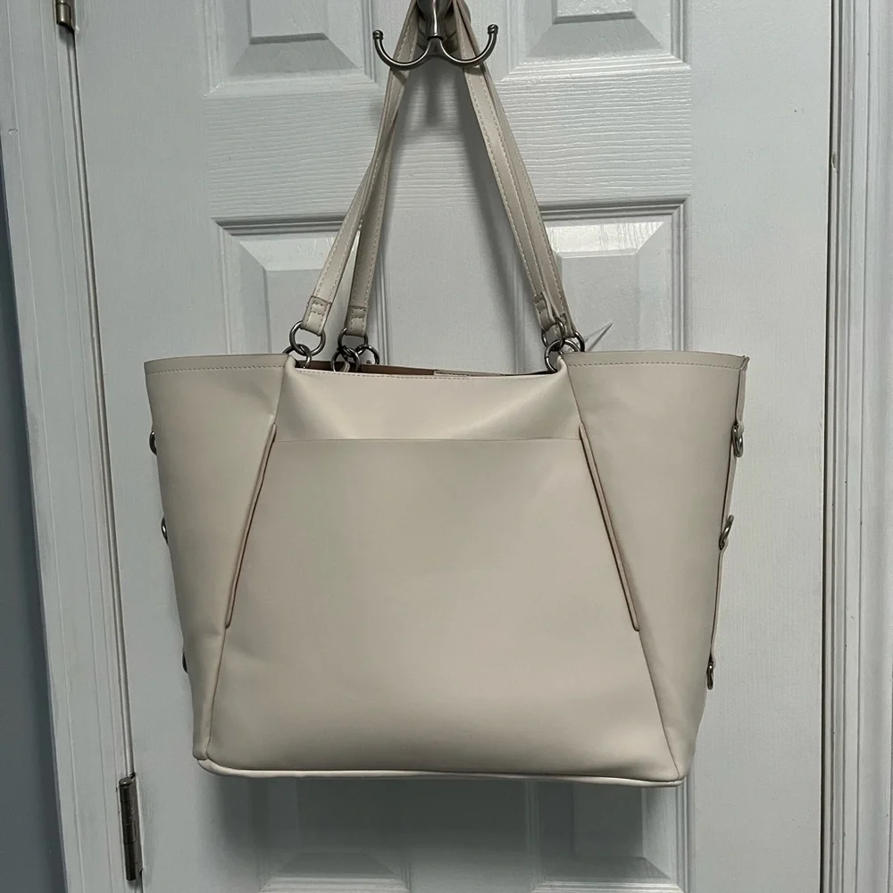 Steve Madden Vanilla Cream B swagger Tote Shoulder Bag Silver Chain Charms NWT - Picture 9 of 15
